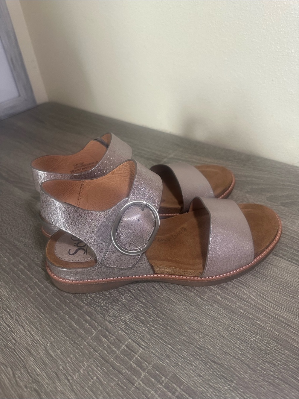 Sofft Women's Metallic Taupe Buckle Strap Sandals